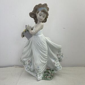 Vintage Retired Lladro Figurine 6646‎ Girl In Floral Path Senda Florida